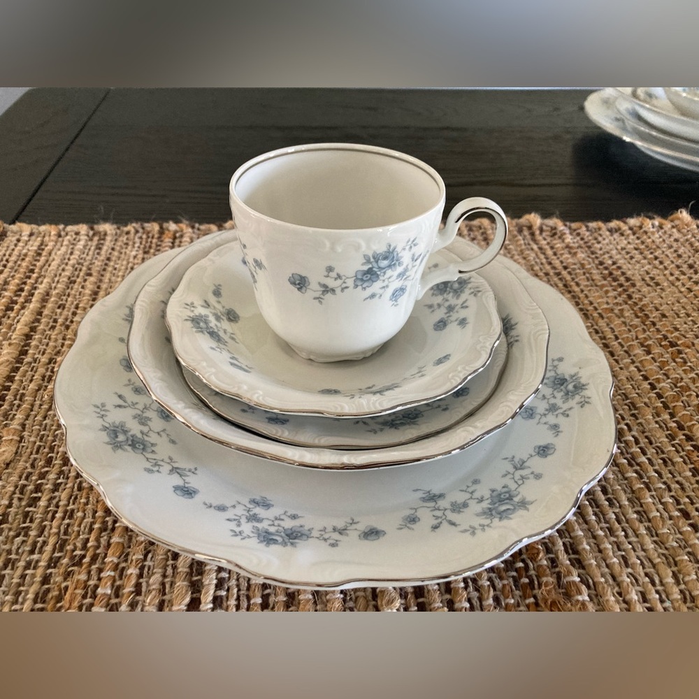 Vintage Johann Havilland Blue Garland 5 Piece Place Setting